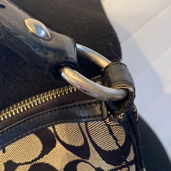 Authenticated Coach Signature Soho Hobo Shoulder Bag - Picture 6 of 14